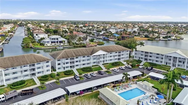 Naples, FL 34108,10684 Gulf Shore DR #106B