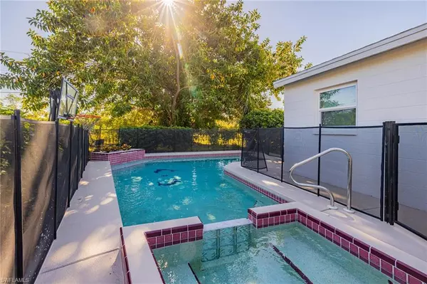 Lehigh Acres, FL 33936,204 Alabama CT