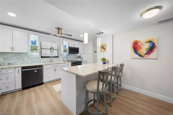 Marco Island, FL 34145,845 Collier CT #505