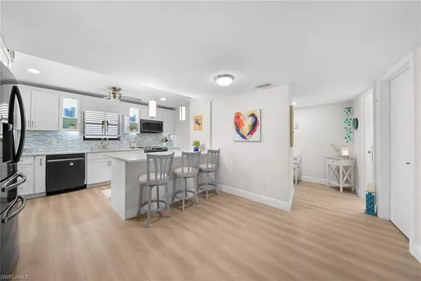 Marco Island, FL 34145,845 Collier CT #505