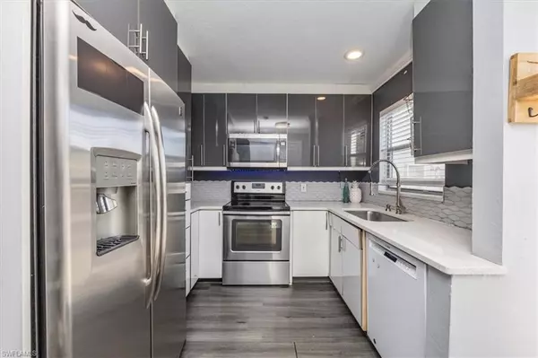 Cape Coral, FL 33914,1123 SW 48th TER #105