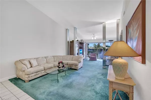 Naples, FL 34112,2372 Hidden Lake DR #808