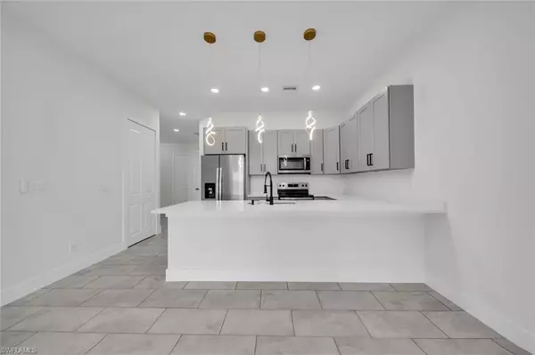 Lehigh Acres, FL 33973,4833-4835 Leonard BLVD S