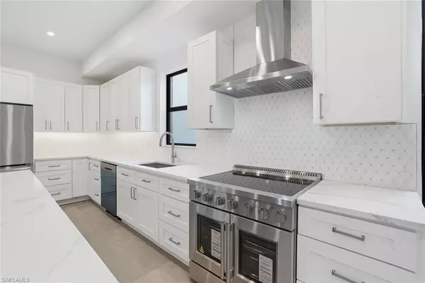 Naples, FL 34112,2727 Van Buren AVE