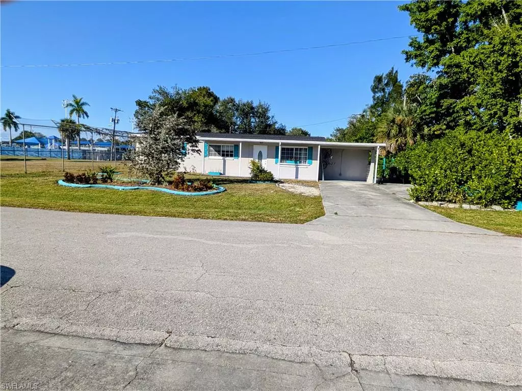 North Fort Myers, FL 33903,804 March ST