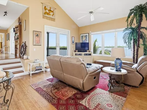 Goodland, FL 34140,230 Harbor PL N