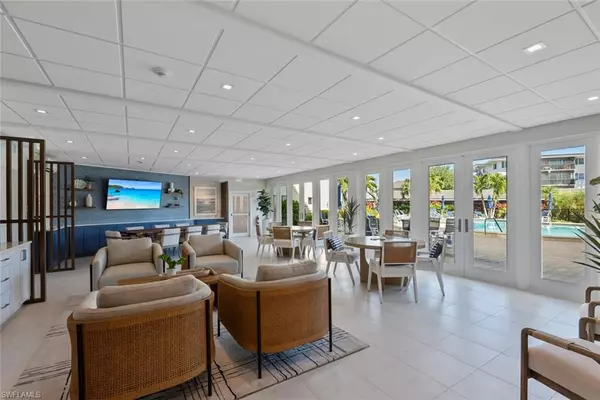 Naples, FL 34103,3420 Gulf Shore BLVD N #44