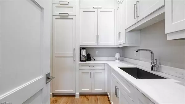 Naples, FL 34102,1935 7th ST S