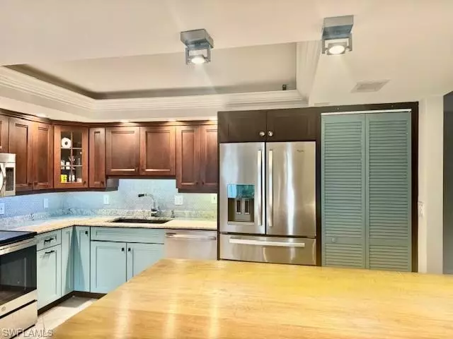 1810 BALD EAGLE DR #A, Naples, FL 34105