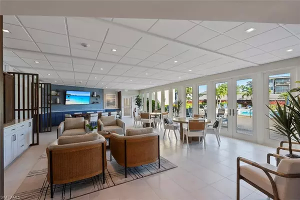 Naples, FL 34103,3420 Gulf Shore BLVD N #44