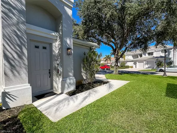 Estero, FL 33967,8400 Southbridge DR #2