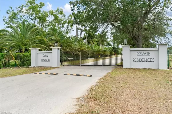 Naples, FL 34117,3160 Safe Harbor DR