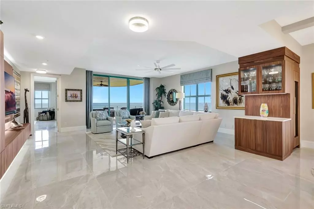 Marco Island, FL 34145,930 Cape Marco DR #506