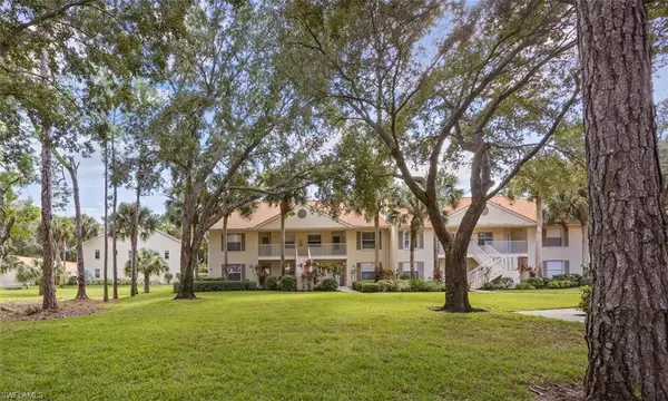 257 Robin Hood CIR #101, Naples, FL 34104