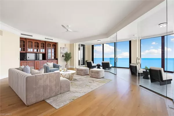 Naples, FL 34103,81 Seagate DR #1103