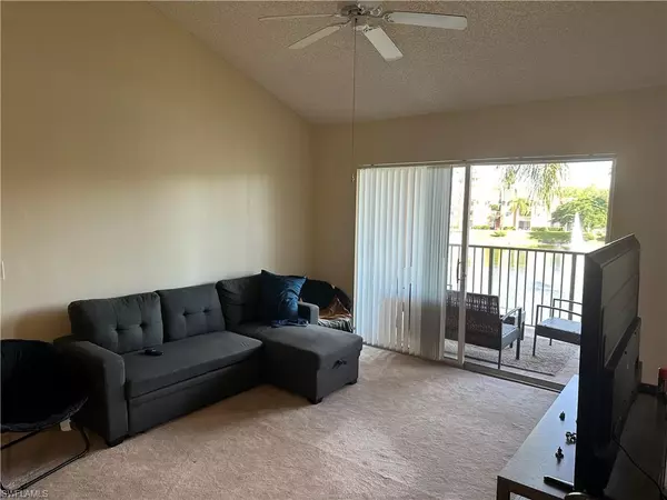 1205 Wildwood Lakes BLVD #5, Naples, FL 34104
