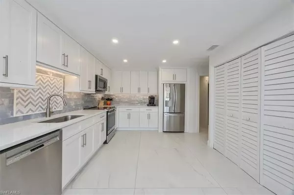 Bonita Springs, FL 34135,28432 Highgate DR