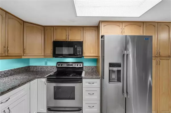 Naples, FL 34117,861 22nd ST SE