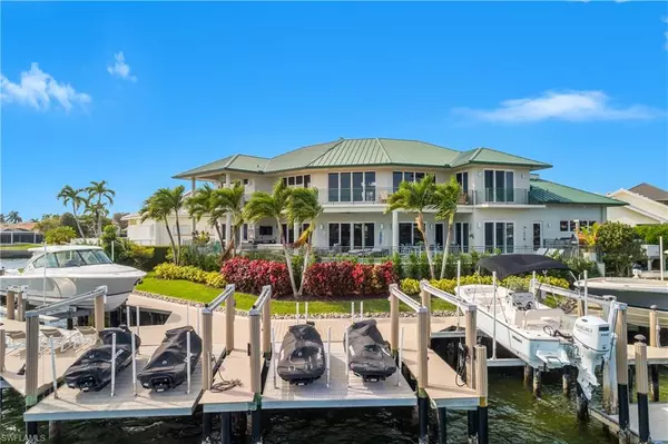 Marco Island, FL 34145,940 Tulip CT