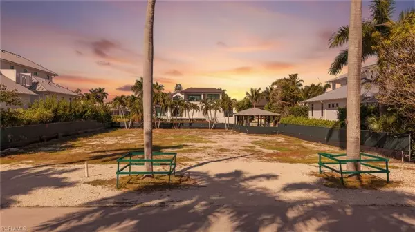 Naples, FL 34102,601 17TH AVE S