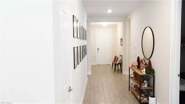 Cape Coral, FL 33993,860 Heather Lake AVE