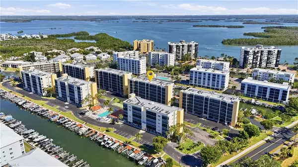 Fort Myers Beach, FL 33931,4411 Bay Beach LN #762