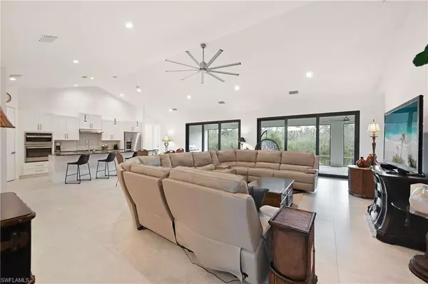 Naples, FL 34114,18355 Fairmont DR