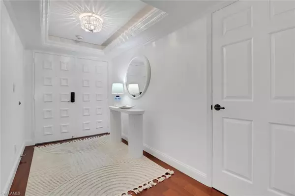 Naples, FL 34103,2400 Gulf Shore BLVD N #205