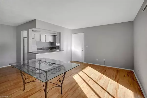 Fort Myers, FL 33907,3300 Prince Edward Island CIR #4