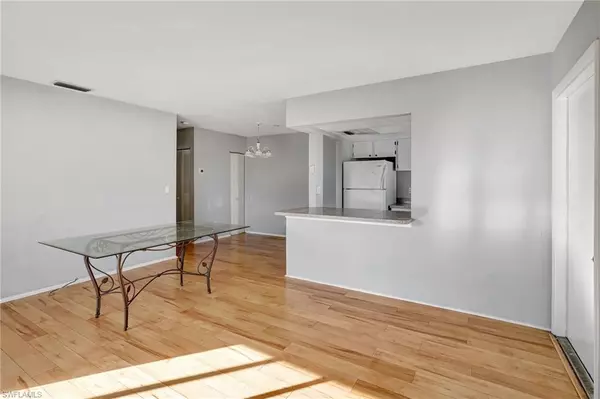 Fort Myers, FL 33907,3300 Prince Edward Island CIR #4