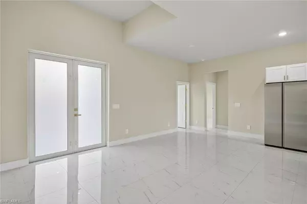 Lehigh Acres, FL 33972,203 E 7th ST