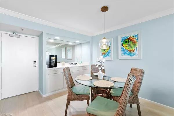 Marco Island, FL 34145,440 Seaview CT #1610