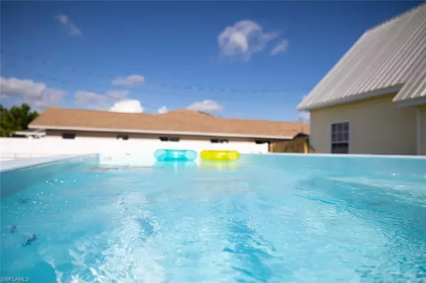 Cape Coral, FL 33990,207 SE 22nd ST