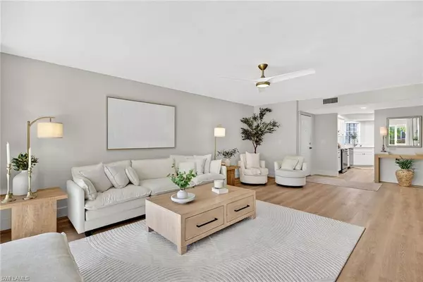 Naples, FL 34109,9832 Luna CIR #103G