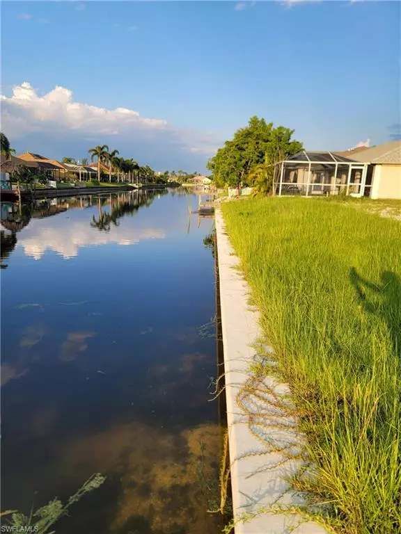 Cape Coral, FL 33990,309 SE 23rd TER