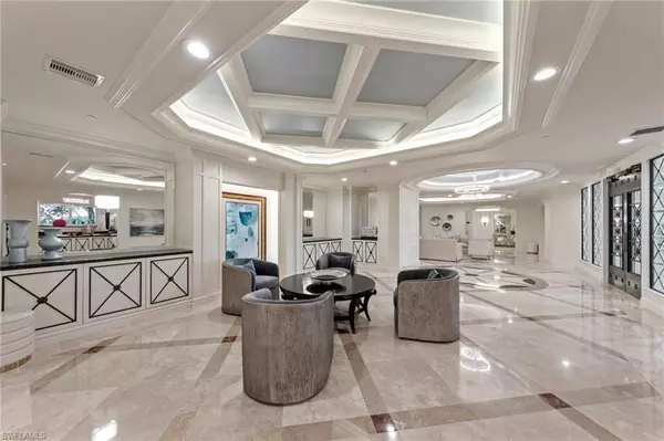 Naples, FL 34110,445 Cove Tower DR #702