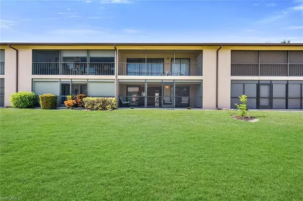 236 Pebble Beach CIR #A102, Naples, FL 34113