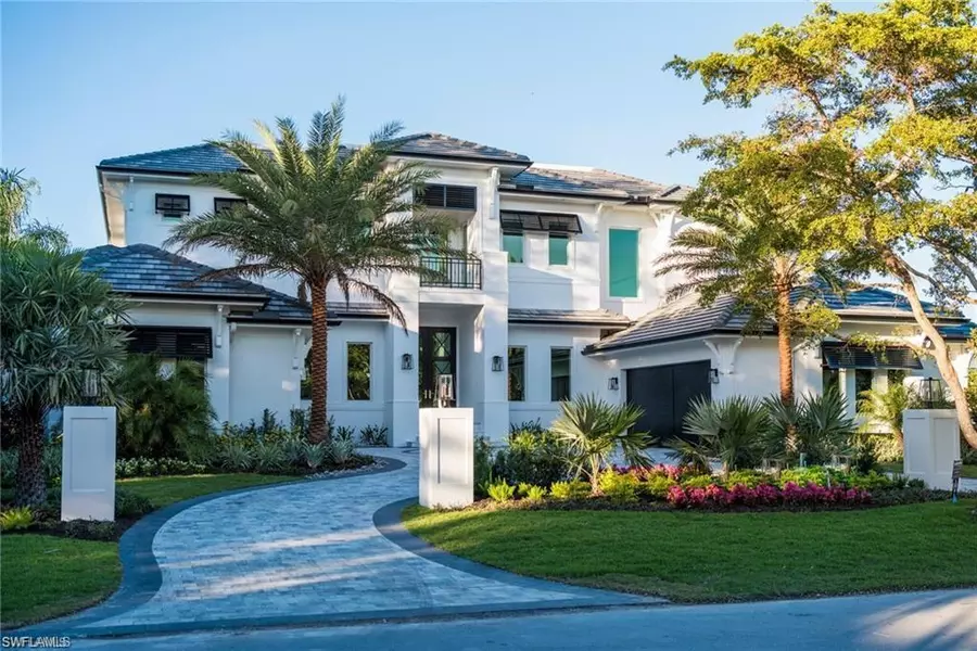 1985 Crayton RD, Naples, FL 34102