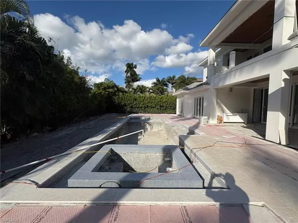 Naples, FL 34102,1985 Crayton RD