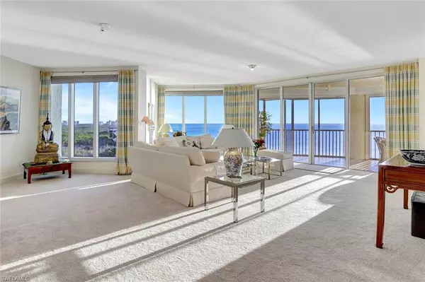 Naples, FL 34108,8111 Bay Colony DR #1102