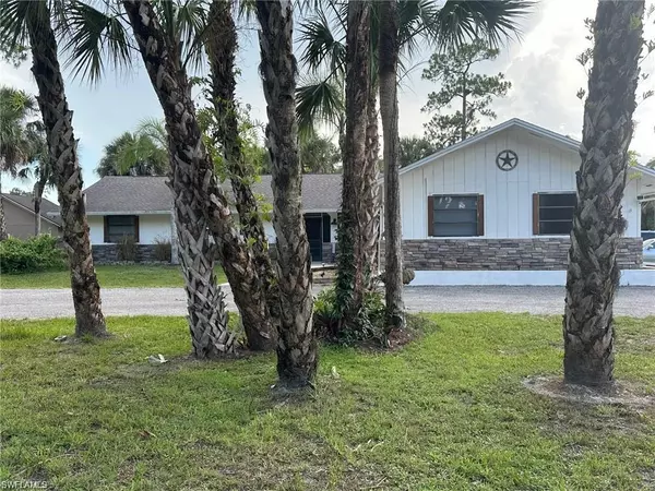 545 9th ST NW, Naples, FL 34120