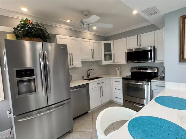 Naples, FL 34114,1528 Mainsail DR #9