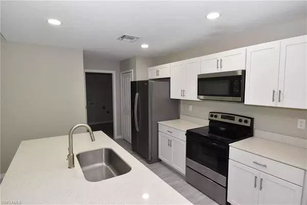 North Port, FL 34288,2121 Firebrand RD