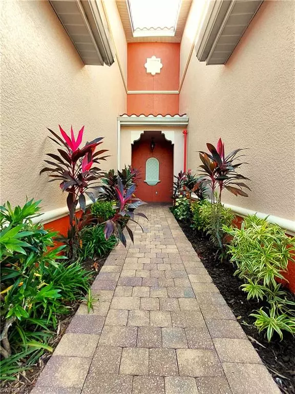 Estero, FL 33928,20320 Estero Gardens CIR #104