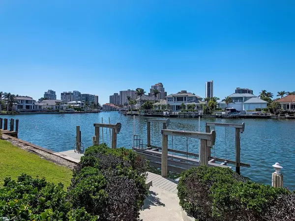 Naples, FL 34103,4459 Crayton RD