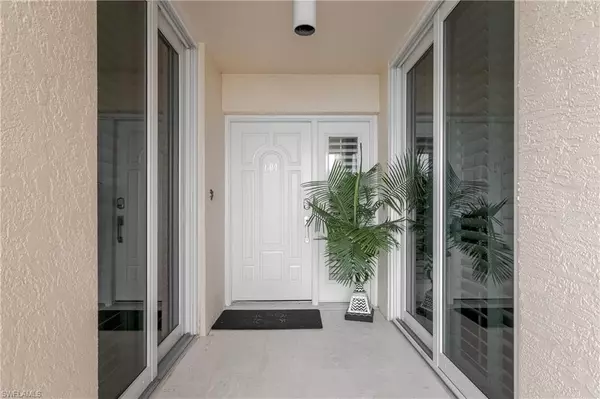 Marco Island, FL 34145,990 Cape Marco DR #604