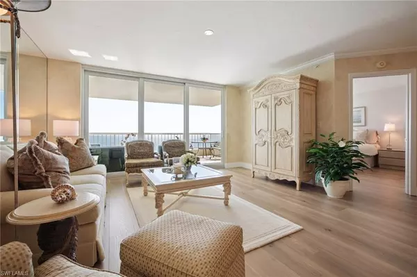 Marco Island, FL 34145,990 Cape Marco DR #604