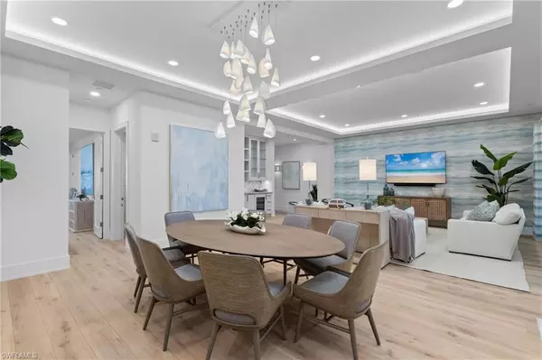 Naples, FL 34102,82 9th ST S #301