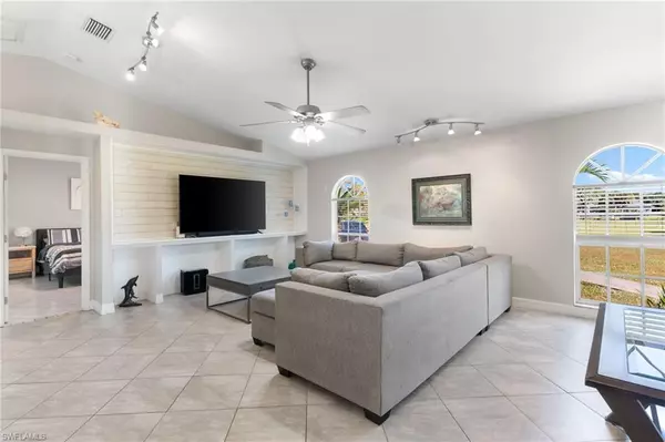 Naples, FL 34117,1061 15th ST SW