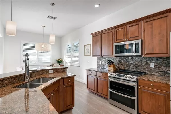Naples, FL 34120,9121 Quartz LN